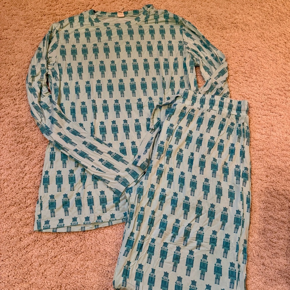 Kate Quinn Pajama Set